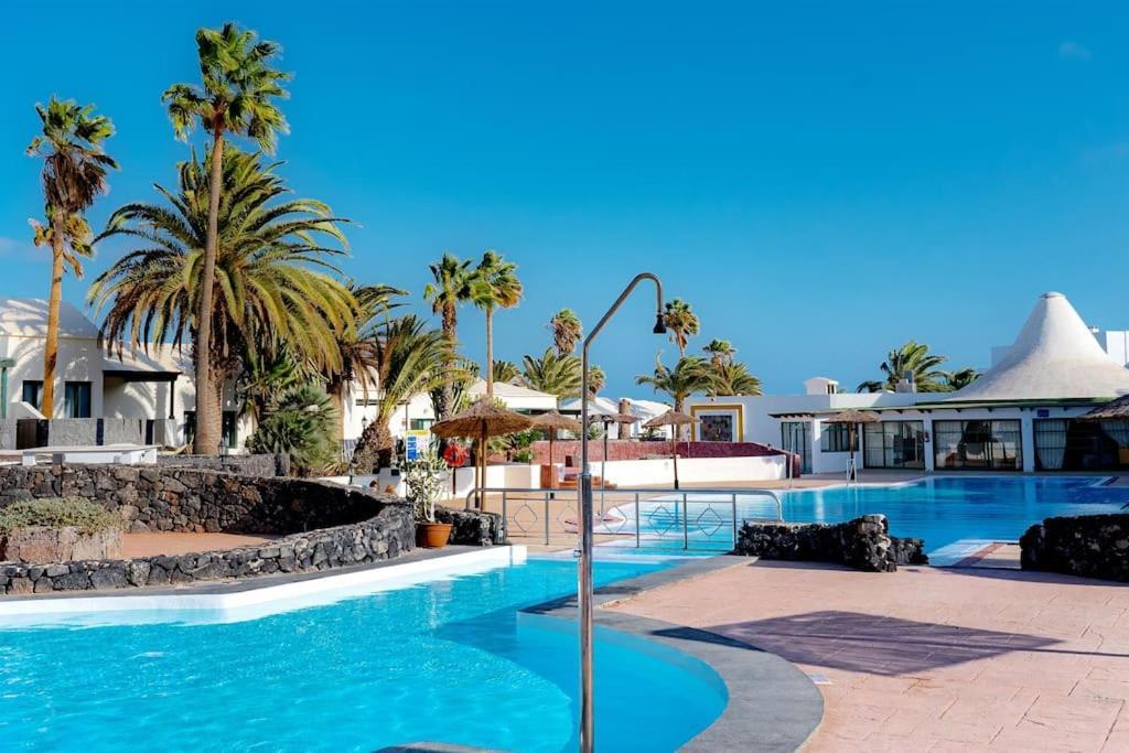 Apartamento Taisa Playa Roca Costa Teguise Exterior photo