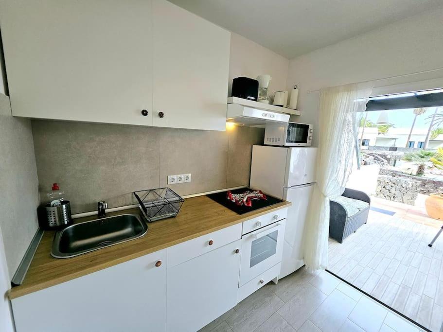 Apartamento Taisa Playa Roca Costa Teguise Exterior photo